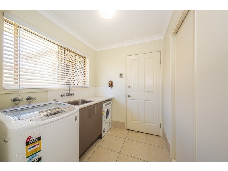 5 Dunwich Court, Sandstone Point QLD 4511