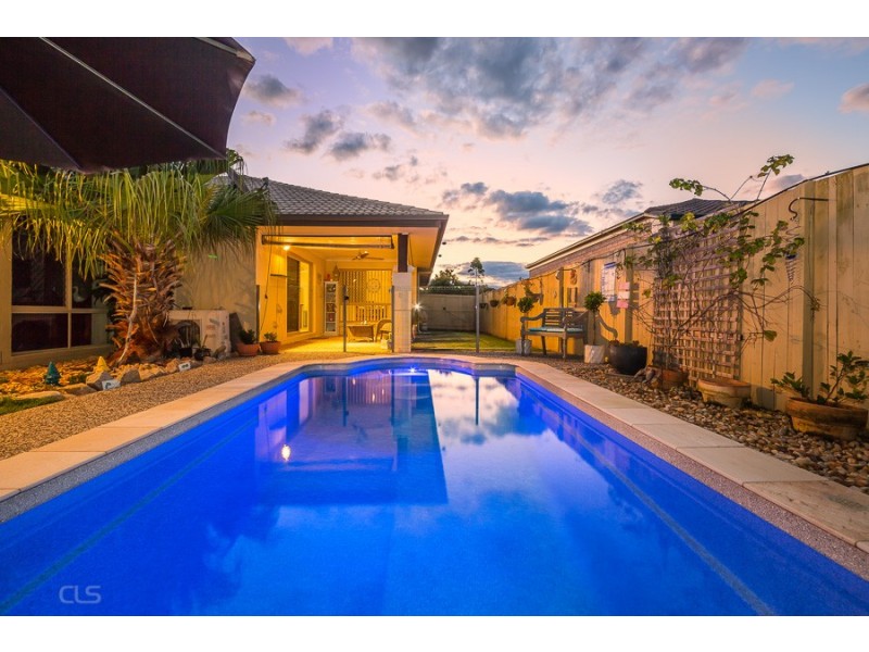 5 Dunwich Court, Sandstone Point QLD 4511