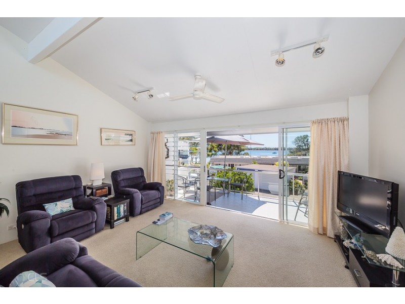 22B/10 Spinnaker Drive, Sandstone Point QLD 4511