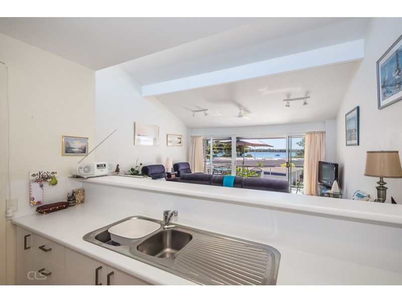 22B/10 Spinnaker Drive, Sandstone Point QLD 4511