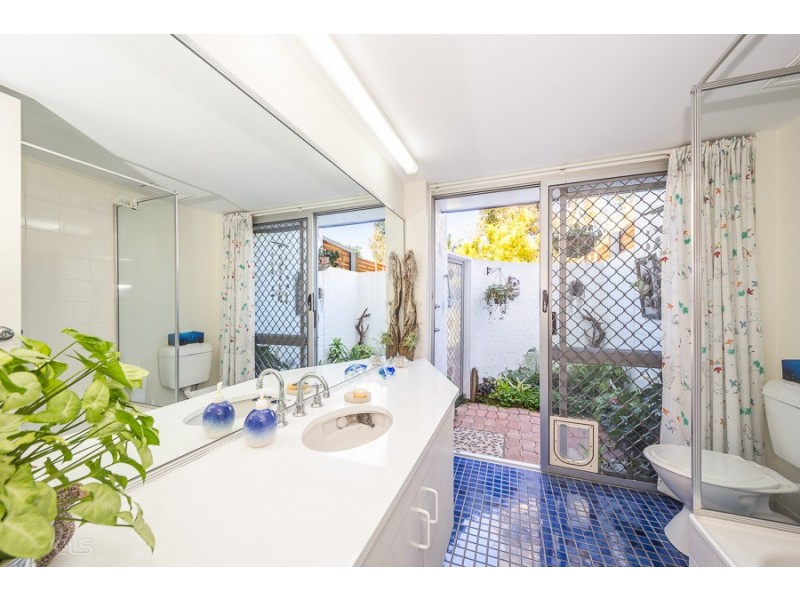 22B/10 Spinnaker Drive, Sandstone Point QLD 4511