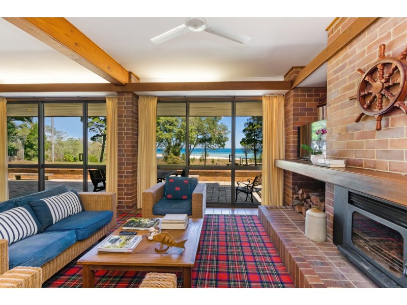 9 The Boulevarde, Bongaree QLD 4507