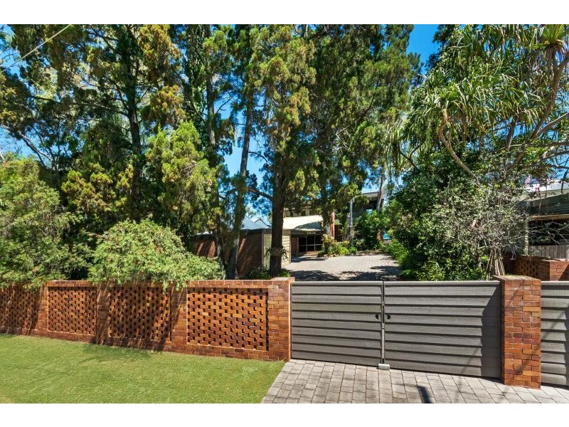9 The Boulevarde, Bongaree QLD 4507