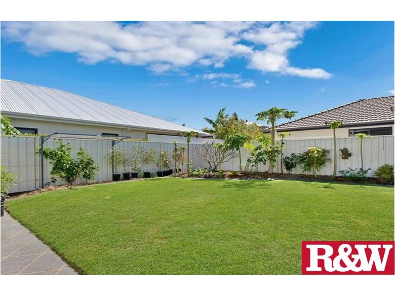 1 Blueberry Street, Banksia Beach QLD 4507