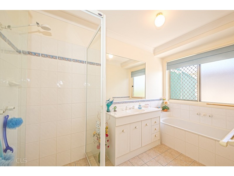 12 Jefferies Place, Sandstone Point QLD 4511