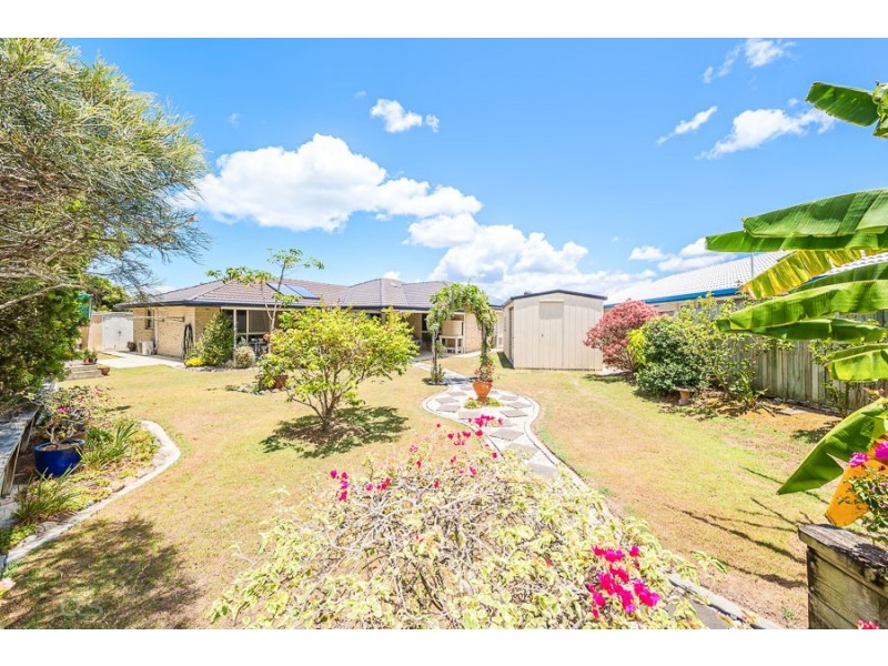 12 Jefferies Place, Sandstone Point QLD 4511