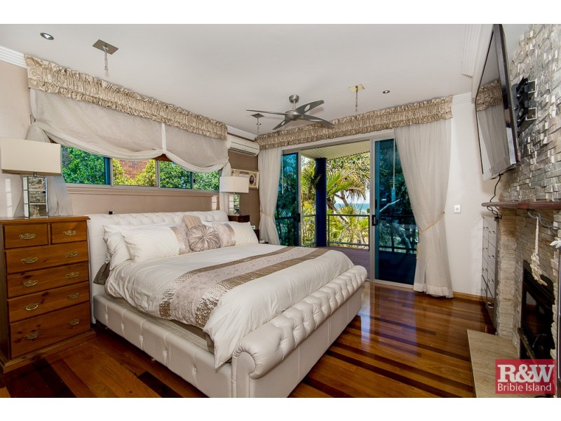 7 The Boulevarde, Bongaree QLD 4507