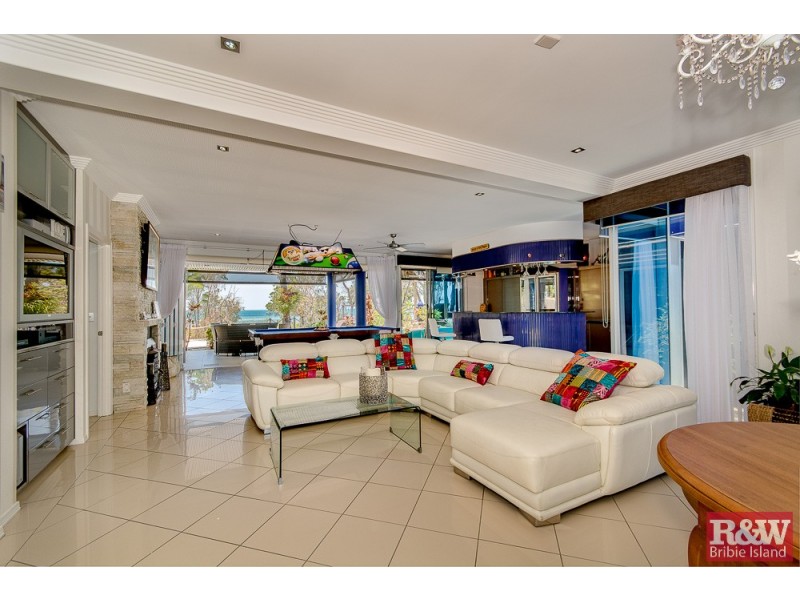 7 The Boulevarde, Bongaree QLD 4507