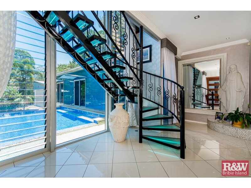 7 The Boulevarde, Bongaree QLD 4507