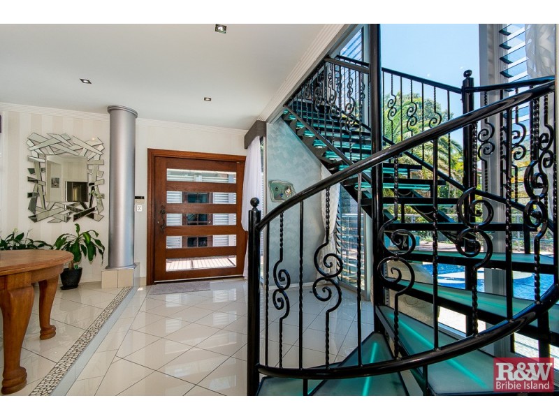 7 The Boulevarde, Bongaree QLD 4507