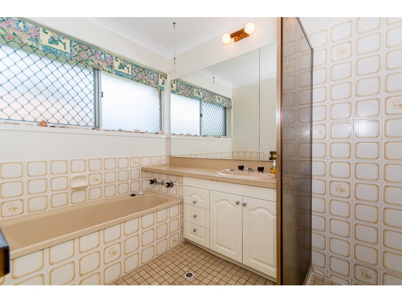 43 Solander Esplanade, Banksia Beach QLD 4507