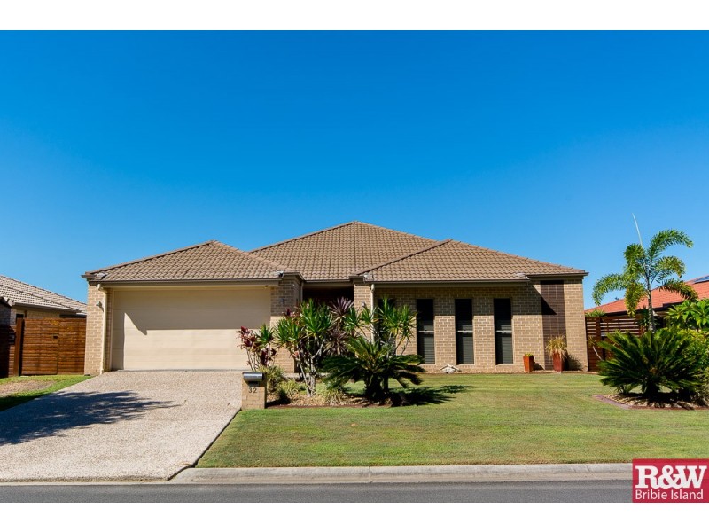 32 Kooringal Way, Sandstone Point QLD 4511