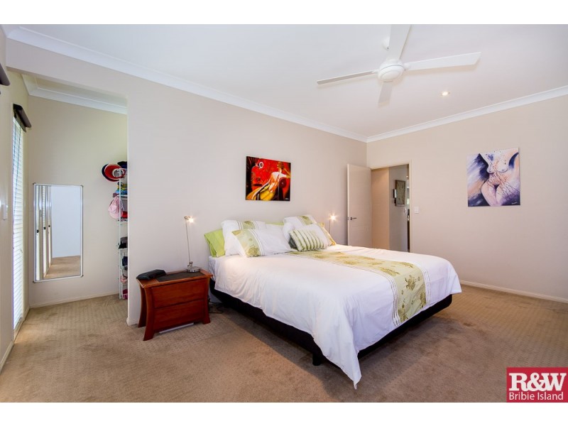 32 Kooringal Way, Sandstone Point QLD 4511