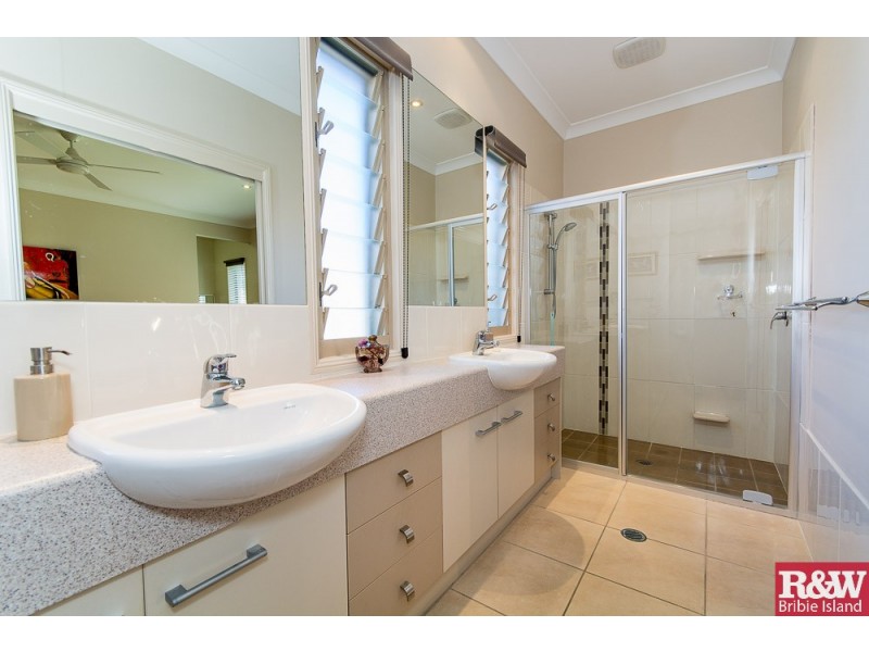 32 Kooringal Way, Sandstone Point QLD 4511