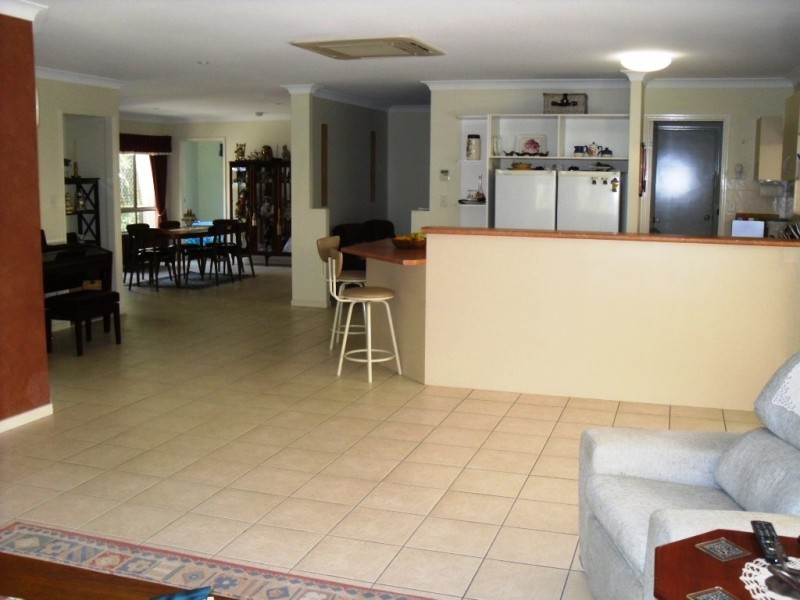 125 Cosmos Avenue, Banksia Beach QLD 4507