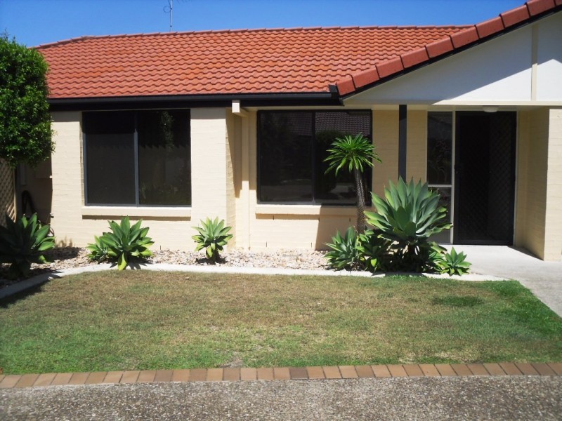 17/8 Spinnaker Drive, Sandstone Point QLD 4511