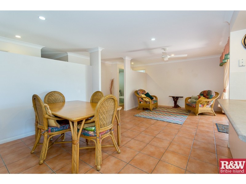 2 Seaforth Street, Sandstone Point QLD 4511