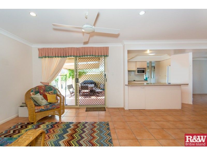 2 Seaforth Street, Sandstone Point QLD 4511