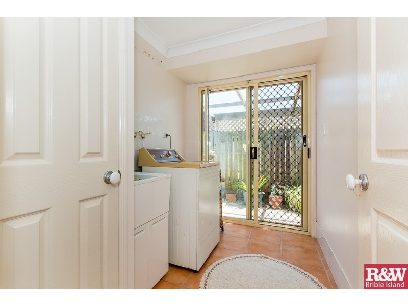 2 Seaforth Street, Sandstone Point QLD 4511