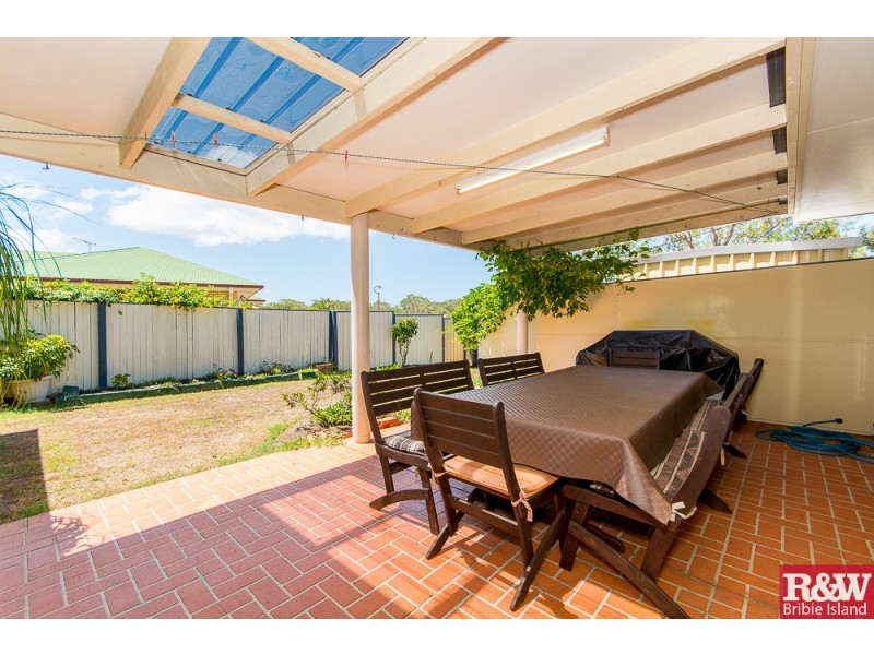 2 Seaforth Street, Sandstone Point QLD 4511