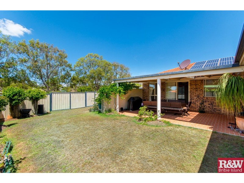 2 Seaforth Street, Sandstone Point QLD 4511