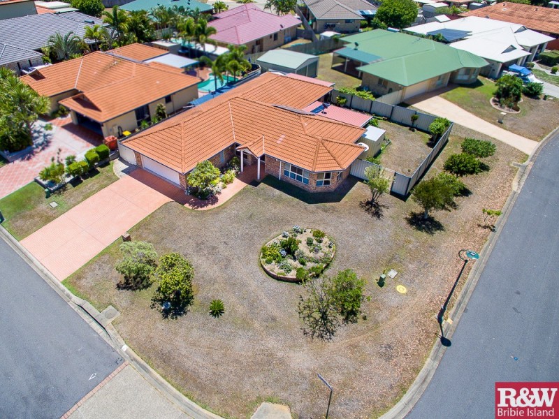 2 Seaforth Street, Sandstone Point QLD 4511