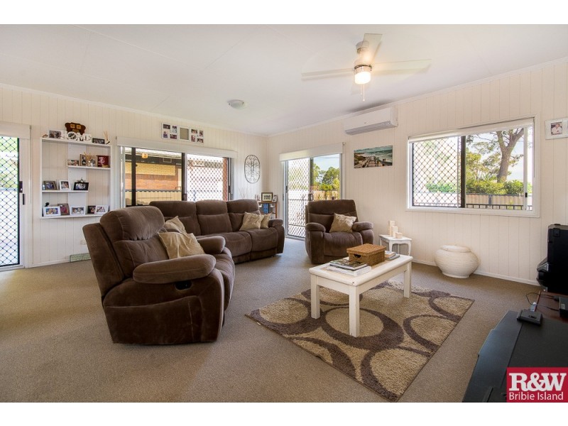 1 Alpinia Ave, Banksia Beach QLD 4507