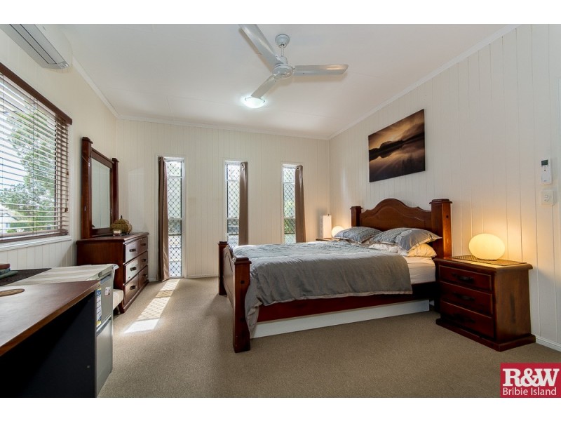 1 Alpinia Ave, Banksia Beach QLD 4507