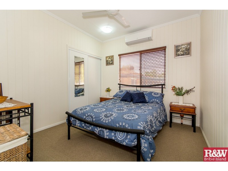 1 Alpinia Ave, Banksia Beach QLD 4507