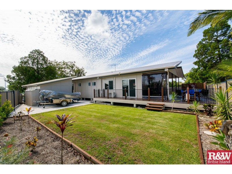 1 Alpinia Ave, Banksia Beach QLD 4507