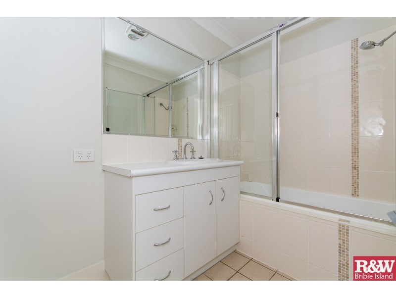 2/9 Third Ave, Bongaree QLD 4507