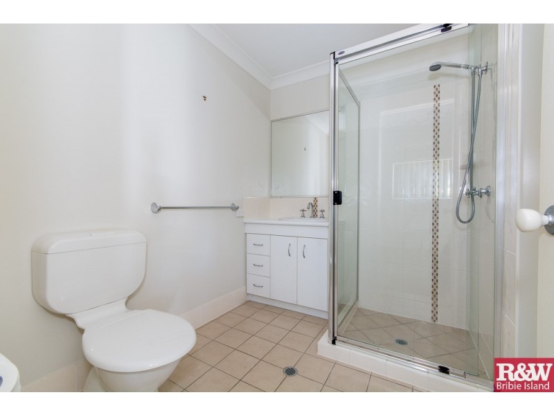 2/9 Third Ave, Bongaree QLD 4507