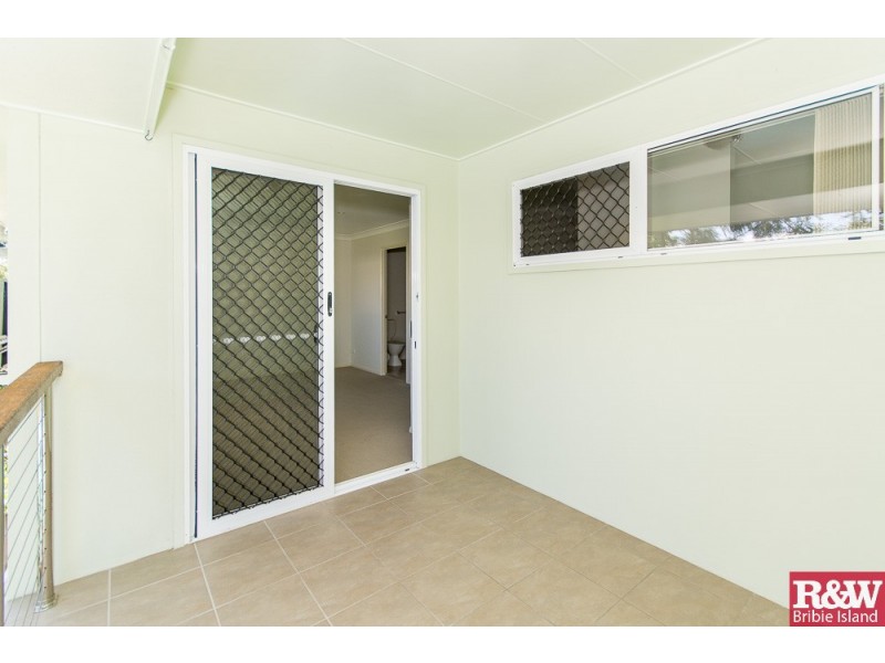 2/9 Third Ave, Bongaree QLD 4507