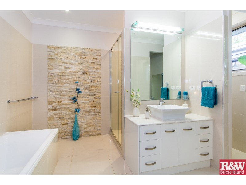 21 Schooner Court, Banksia Beach QLD 4507