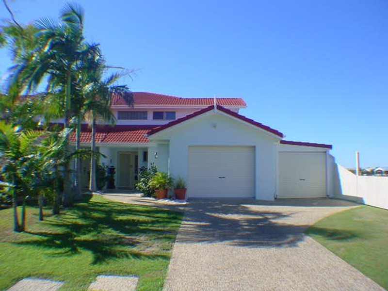 2/11 Norrland Court, Banksia Beach QLD 4507