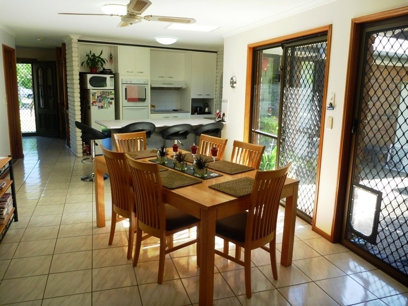 4 Daniel Place, Banksia Beach QLD 4507