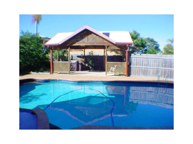 1 Sunderland Drive, Bribie Island QLD 4507