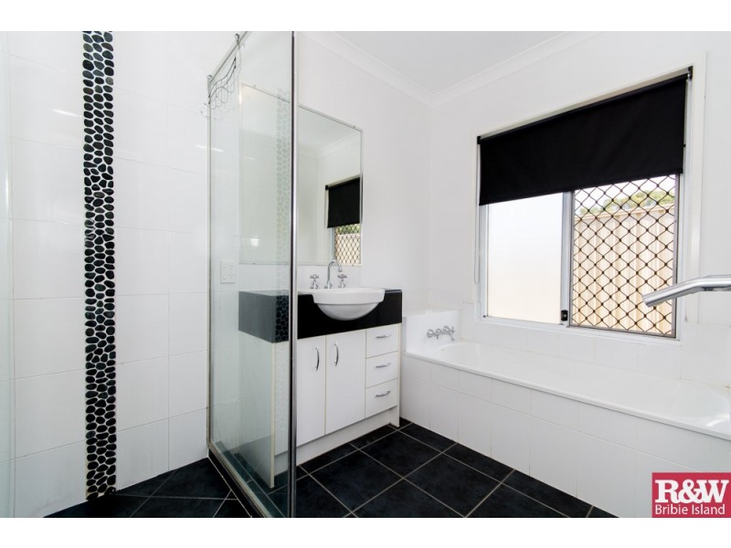 13 Neylon Drive, Ningi QLD 4511