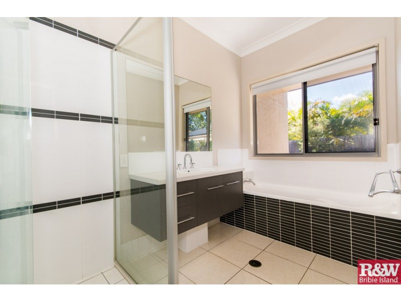3 Bondi Court, Sandstone Point QLD 4511