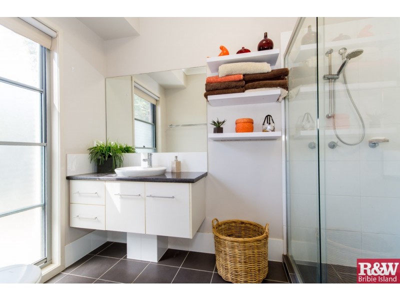 3 Bondi Court, Sandstone Point QLD 4511