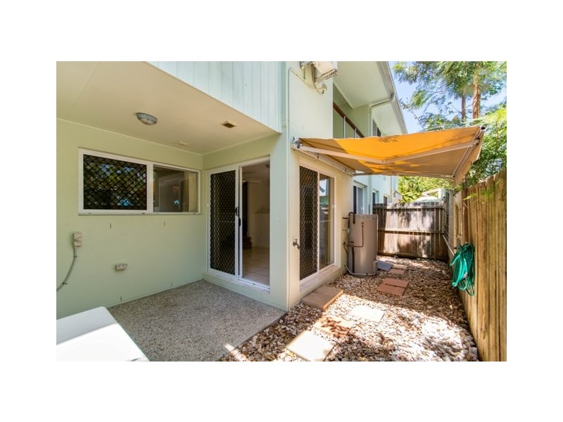 2/9 Third avenue, Bongaree QLD 4507