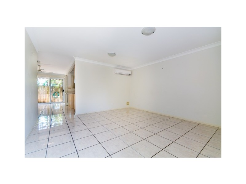 2/9 Third avenue, Bongaree QLD 4507