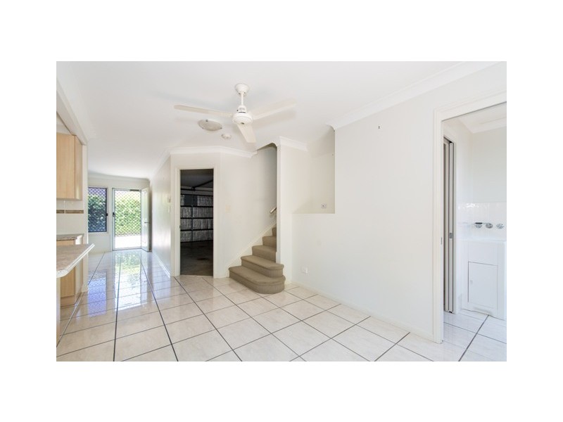 2/9 Third avenue, Bongaree QLD 4507