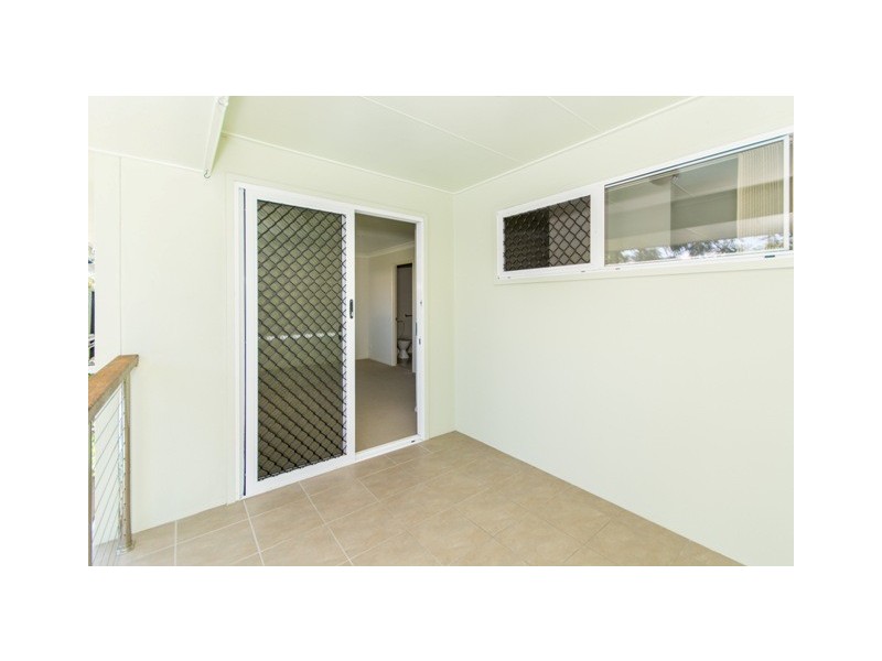 2/9 Third avenue, Bongaree QLD 4507