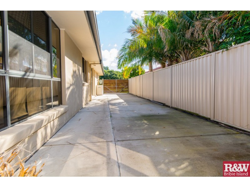 22 Middle Cove Court, Sandstone Point QLD 4511