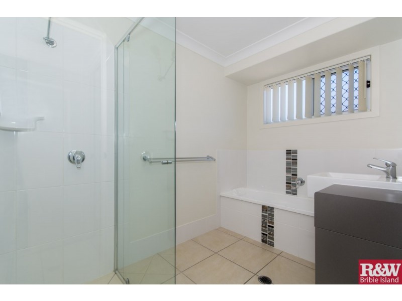 6 Sinclair Place, Ningi QLD 4511