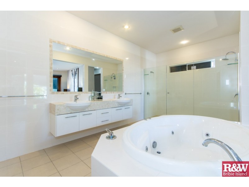 131 Marina Blvd, Banksia Beach QLD 4507