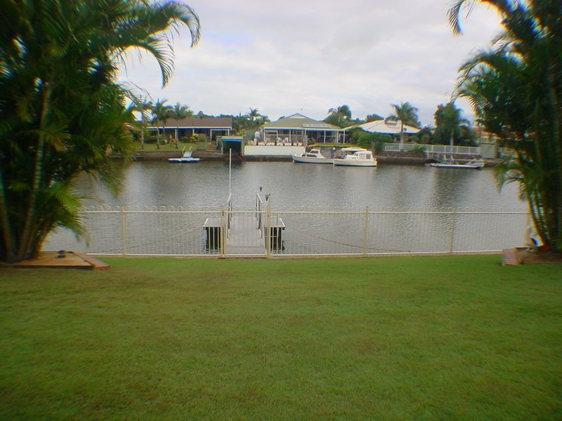 16 Hoya Crescent, Bribie Island QLD 4507