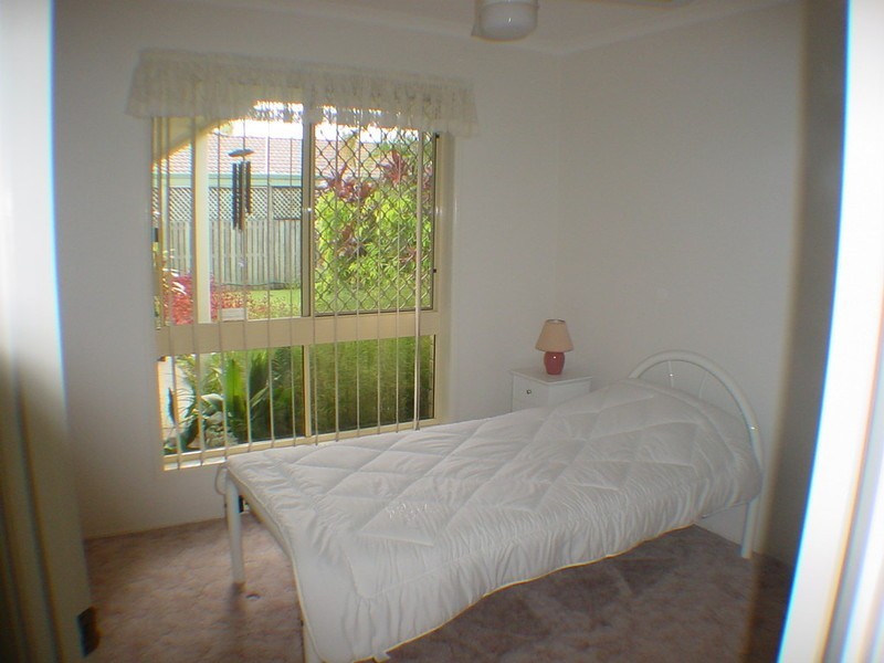 16 Hoya Crescent, Bribie Island QLD 4507