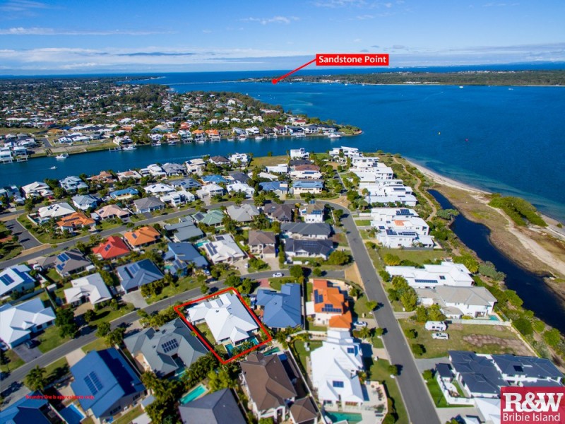 7 Fulmar Crescent, Banksia Beach QLD 4507